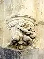 Cul-de-lampe : coupeur de fruit.