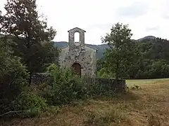 Façade de l’église Notre-Dame-de-Beauvezer de Champourcin.