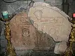 Tympan du portail de l'ancienne église.