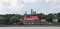 Vue de l'église à partir du fleuve