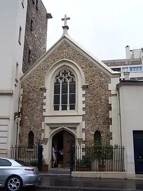 Au no 172 : église de la Trinité.