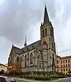 Vue de l'église depuis la rue Seifertova.
