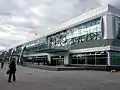 Vue extérieure du terminal pour vols intérieurs.