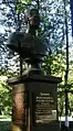 Monument en son honneur à Shchyolkovo près de Chkalovskii