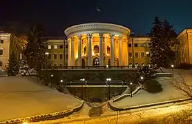 Жовтневий палац (uk), centre international de la culture et des arts à Kiev. Mai 2019.
