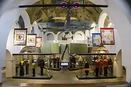 Nieuport, uniformes et drapeaux.