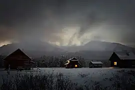 Chalets en hiver.