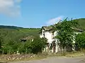 Ogoya : maison dans le centre du village