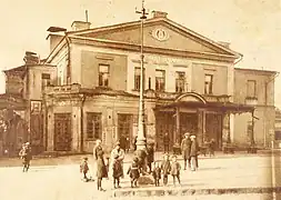 Le bâtiment des années trentes.