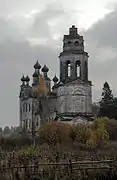 Église de l'Intercession en automne.