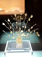 Couronne buyao or scintillante en forme d'arbre (buyao guan), dynastie Jin