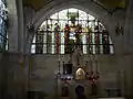 L'une des trois verrières de la chapelle de la Flagellation