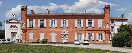 Le château et la chapelle exposition sud-ouest