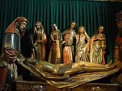 La Mise au tombeau, bois polychrome de la fin du XVe siècle.