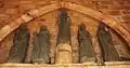Coat-Méal : église paroissiale Notre-Dame-des-Sept-Douleurs, porche, statues 1.