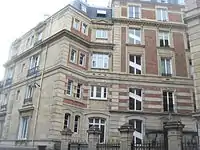 Son hôtel particulier, no&nbsp;13, rue de Téhéran, à Paris.