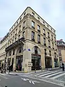 No 18 : à l'angle des rues Poissonnière et Beauregard.