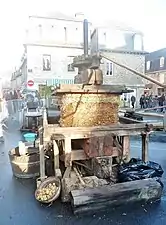 Pressoir à cidre ("Fête des tisserands" de Quintin, 2014).