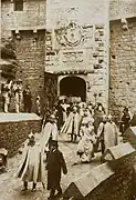 Guillaume&nbsp;II sortant du château du Haut-Koenigsberg.
