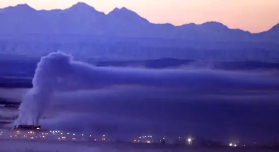 Couche d'air pollué bloqué par une couche d'inversion (Fairbanks, Alaska, 2005)