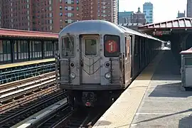 Un train R62A sur la ligne 1, en 2012