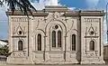 L'une des façades de la synagogue