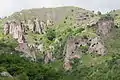 Les formations rocheuses et grottes