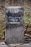 Inscription : puits numéro dix, diamètre = 3,50&nbsp;mètres, profondeur = 241&nbsp;mètres.
