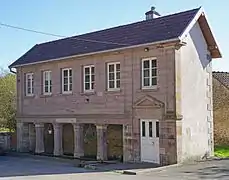 L'ancienne mairie-lavoir.
