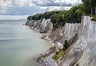 Perspective des falaises dans le parc national de Jasmund. Aout 2018.