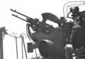 L'akan suédois m/38 de 20&nbsp;mm (20/65 Breda en montage double naval) sur le navire de construction italienne HSwMS Remus (28).