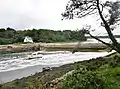 L'étang de Toulvern et sa digue.