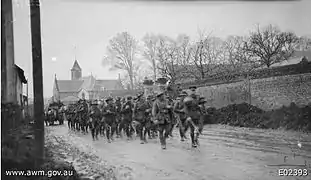 Le 27e&nbsp;bataillon australien libère le village le 7 avril 1918.
