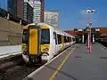 La rame Class 375/9 Electrostar Southeastern n° 375909 à London Bridge.