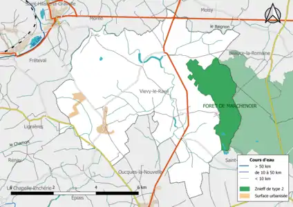 La « Forêt de Marchenoir », une ZNIEFF de type 2, couvre une frange est du territoire communal.