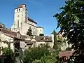 Église et maisons du XIVe&nbsp;siècle.