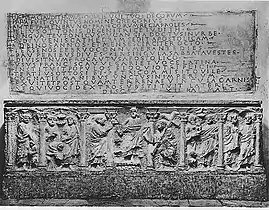 Tombeau de Grégoire V (996-999).
