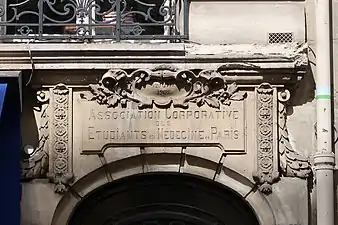 Bas-relief au no 8.