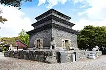 Pagode de Bunhwangsa, Gyeongju. Début VIIe&nbsp;siècle. Elle devait compter 9 étages, selon les textes.