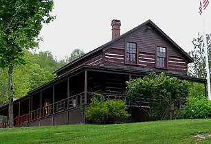 Le Log Hotel, abritant le musée Adirondack, 2008.