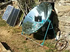 Four solaire parabolique