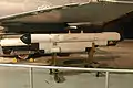 Raytheon AN/ALQ-184 (contre-mesure électronique).