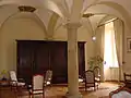 Le grand salon (classé) du palais abbatial et armoire lorraine.