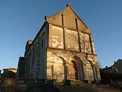 La façade.