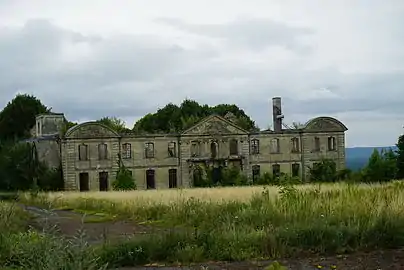 La ruine depuis 12 ans (2008-2020).