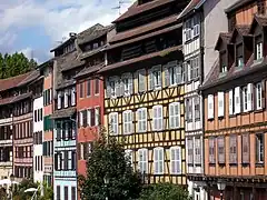 Façades sur rivière, no&nbsp;4 - 12 rue des Dentelles (août 2007).