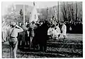 Cérémonie religieuse publique au camp.