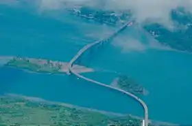 Vue aérienne du pont.