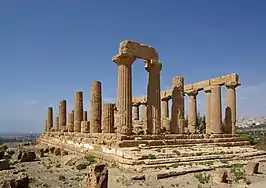 Temple d'Héra Lacinia (en) à Agrigente.