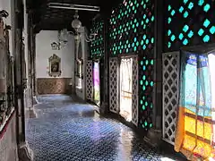 Le Palais du Aina Mahal à Bhuj, construit au XVIIIe&nbsp;siècle par l'architecte et marin kutchi Ram Singh Malam.